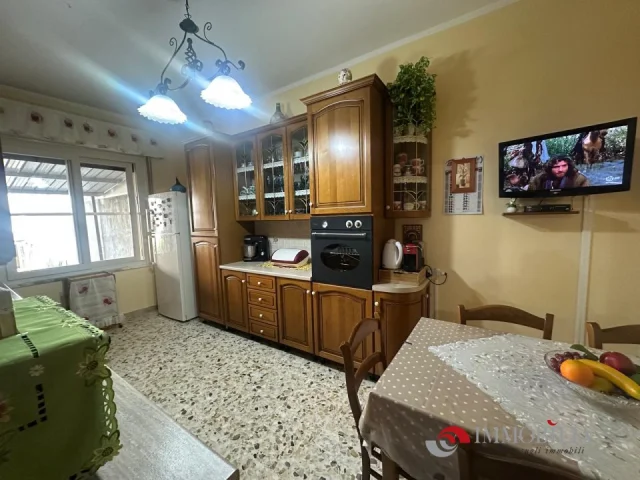 Appartamenti in Vendita - Appartamento con cantina sulla via catanzaro