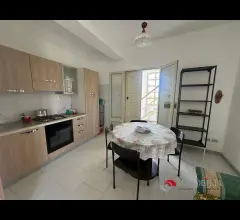 Appartamento con ingresso indipendente su due livelli