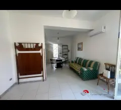 Appartamenti in Vendita - Appartamento con ingresso indipendente su due livelli