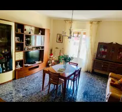 Appartamenti in Vendita - 4 locali+ accessori con giardino