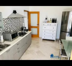 Appartamenti in Vendita - Porzione di bifamiliare con terrazzo e cantina