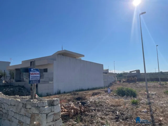 Appartamenti in Vendita - Terreno edificabile