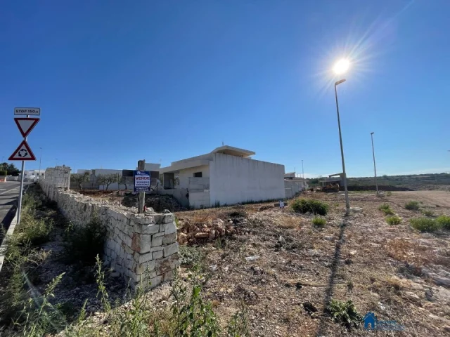 Appartamenti in Vendita - Terreno edificabile