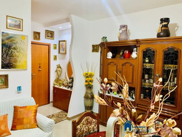 Appartamenti in Vendita - 3 locali + accessori