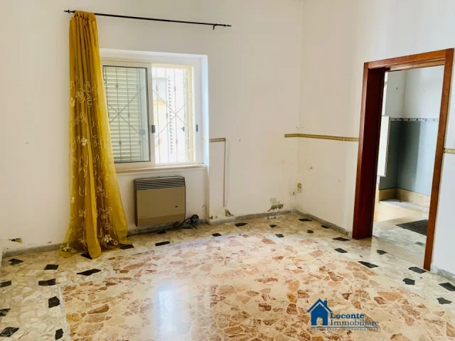 Appartamenti in Vendita - Casa indipendente con terrazzo e vano/tavernetta