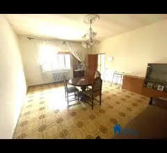 Appartamenti in Vendita - Casa indipendente con terrazzo,giardino/area parcheggio e cantina
