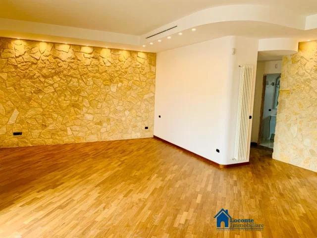 4 locali + accessori con posto auto