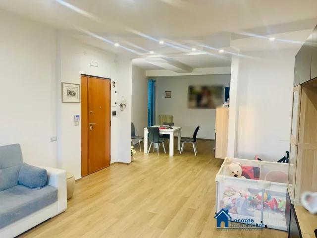 Appartamenti in Vendita - 4 locali + accessori con posto auto,cantina e locale/box auto