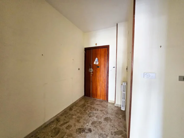 Appartamenti in Vendita - Appartamento in vendita rione incis di 4 camere