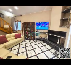 Appartamenti in Vendita - Villa su 4 livelli con garage e giardino
