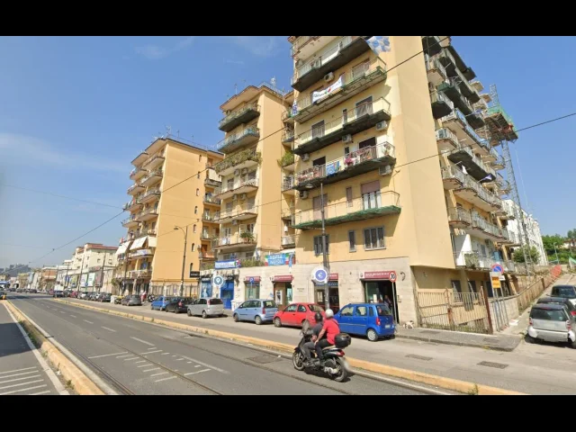 Locale di 1320mq e locale garage di 322mq