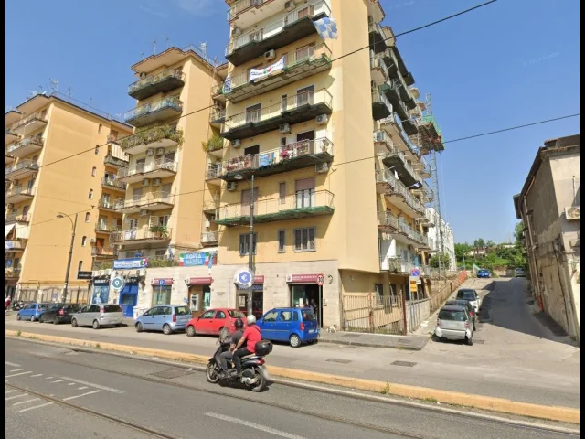 Appartamenti in Vendita - Locale di 1320mq e locale garage di 322mq