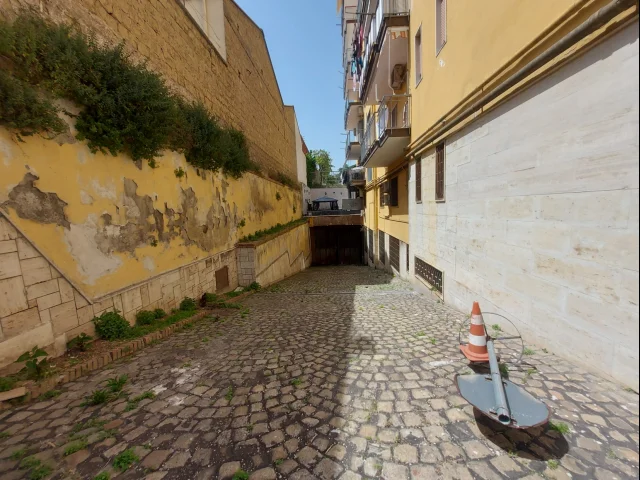Appartamenti in Vendita - Locale di 1320mq e locale garage di 322mq