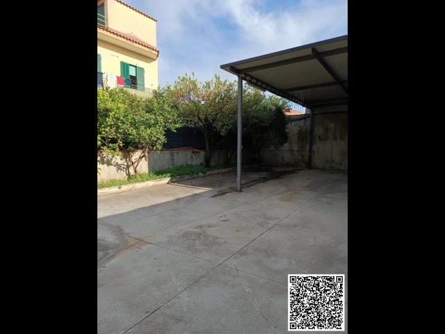 Appartamenti in Vendita - Piazzale in affitto, di 125mq, zona centrale