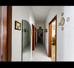 Appartamenti in Vendita - Appartamento di 90mq, 4 camere con cucina e bagno