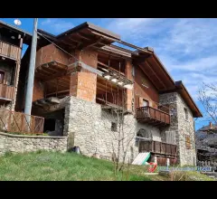 Edolo vendesi casa terracielo con giardino