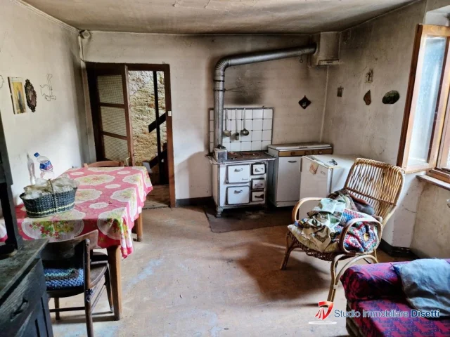 Appartamenti in Vendita - Malonno vendesi casa terra cielo