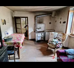 Appartamenti in Vendita - Malonno vendesi casa terra cielo