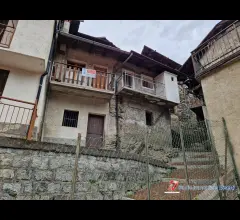 Paisco loveno vendesi casa terra cielo