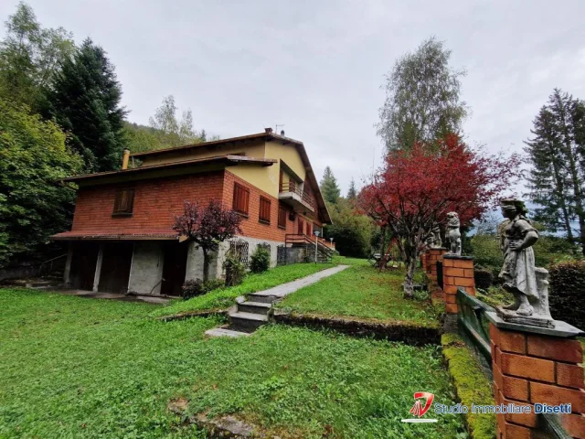 Appartamenti in Vendita - Saviore dell'adamello vendesi villa singola con terreno