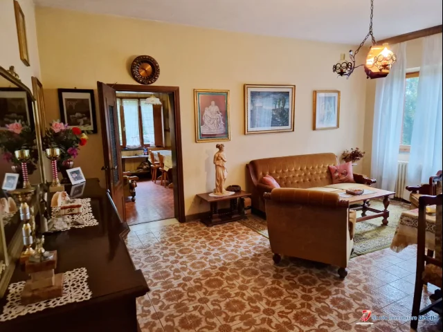 Appartamenti in Vendita - Saviore dell'adamello vendesi villa singola con terreno