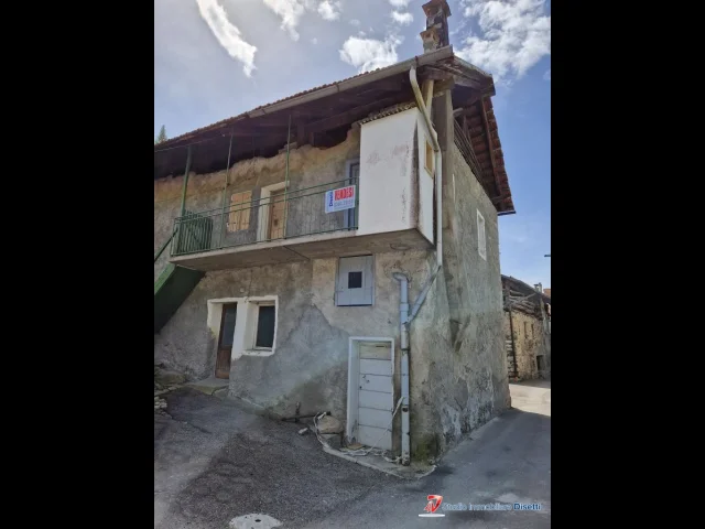 Incudine vendesi porzione di fabbricato da ristrutturare