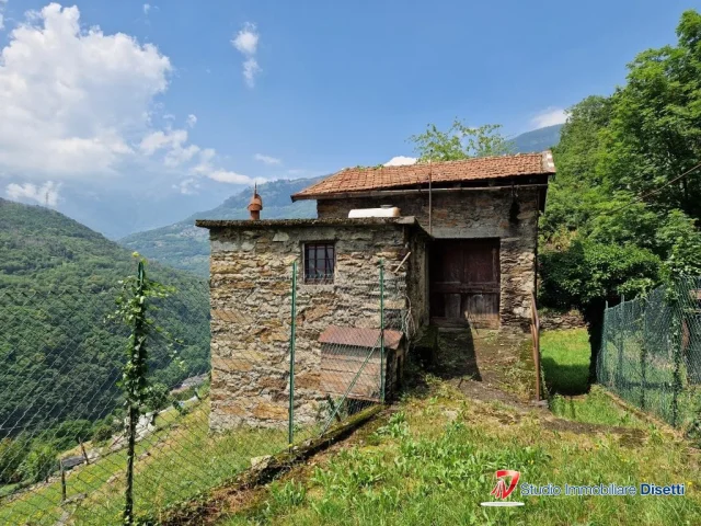 Cedegolo grevo vendesi rustico da ristrutturare con terreno