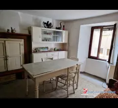 Appartamenti in Vendita - Edolo centro storico vendesi casa terra cielo