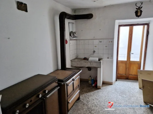 Appartamenti in Vendita - Edolo centro storico vendesi casa terra cielo
