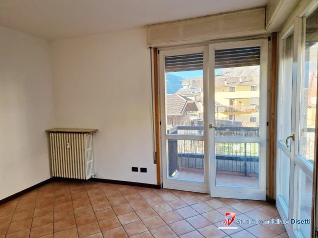 Appartamenti in Vendita - Edolo vendesi appartamento con box e cantina