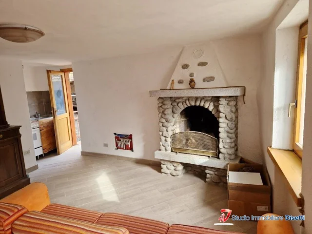 Appartamenti in Vendita - Edolo vendesi porzione di casa in carattestico borgo