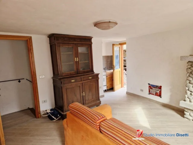 Appartamenti in Vendita - Edolo vendesi porzione di casa in carattestico borgo