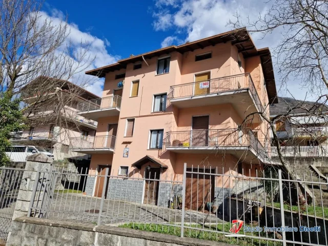 Capo di ponte vendesi ampio appartamento con garage