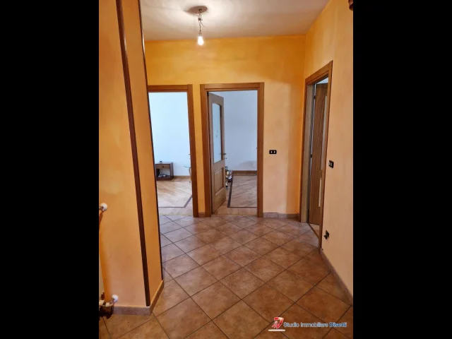 Appartamenti in Vendita - Capo di ponte vendesi ampio appartamento con garage