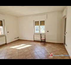 Appartamenti in Vendita - Capo di ponte vendesi ampio appartamento con garage