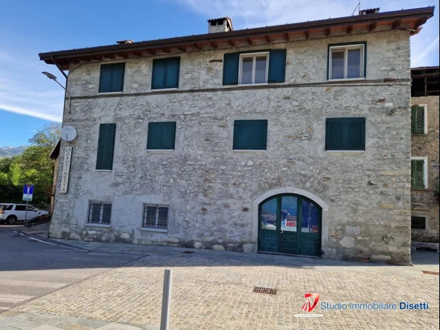 Sonico rino vendesi intera palazzina