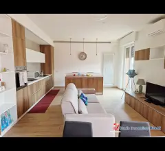 Brescia vendesi appartamento con cantina