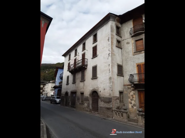 Vezza d'oglio centro vendesi fabbricato da ristrutturare
