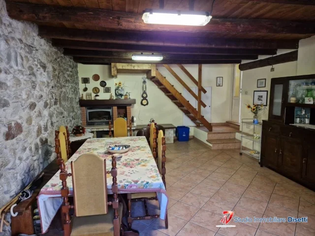Sonico rino vendesi porzione di casa con giardino