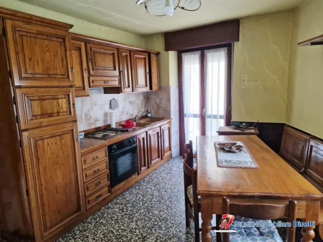 Appartamenti in Vendita - Losine vendesi casa indipendente