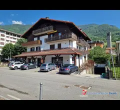 Appartamenti in Vendita - Edolo centro vendesi box con locale deposito