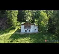 Corteno golgi vendesi baita indipendente