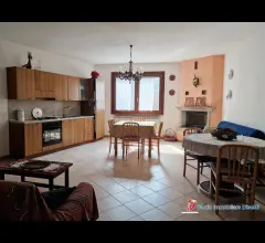 Appartamenti in Vendita - Niardo vendesi casa con garage