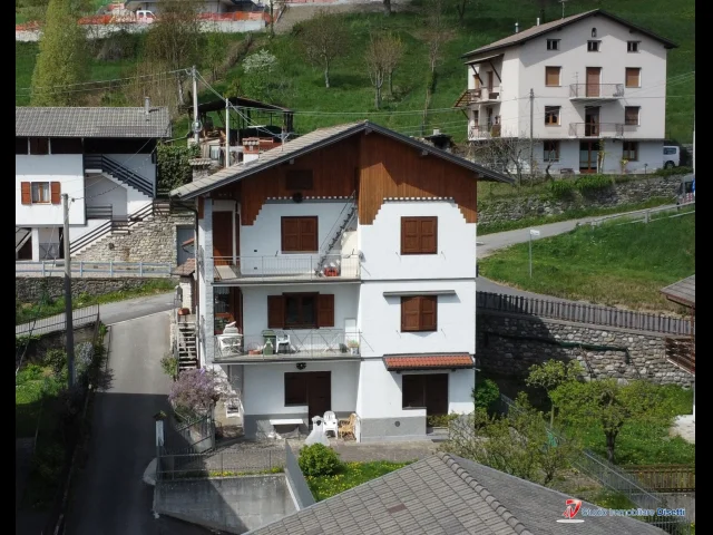 Appartamenti in Vendita - Borno vendesi appartamento con giardino