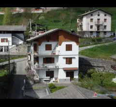 Borno vendesi appartamento con giardino