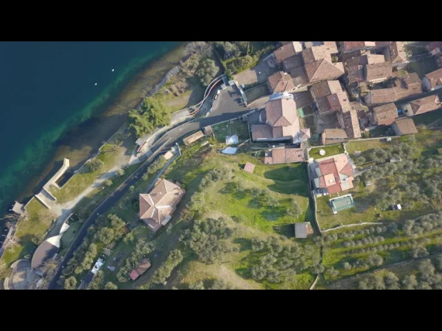 Appartamenti in Vendita - Monte isola località carzano vendesi terreno edificabile