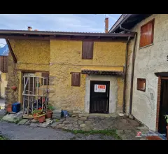 Appartamenti in Vendita - Malonno landò vendesi porzione di casa