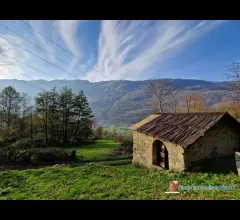 Malonno vendesi rustico da ristrutturare con terreno