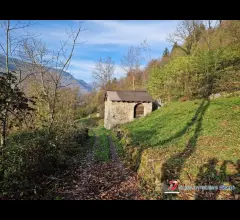 Appartamenti in Vendita - Malonno vendesi rustico da ristrutturare con terreno