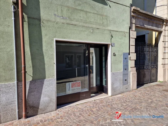 Appartamenti in Vendita - Edolo centro affittasi locale commerciale